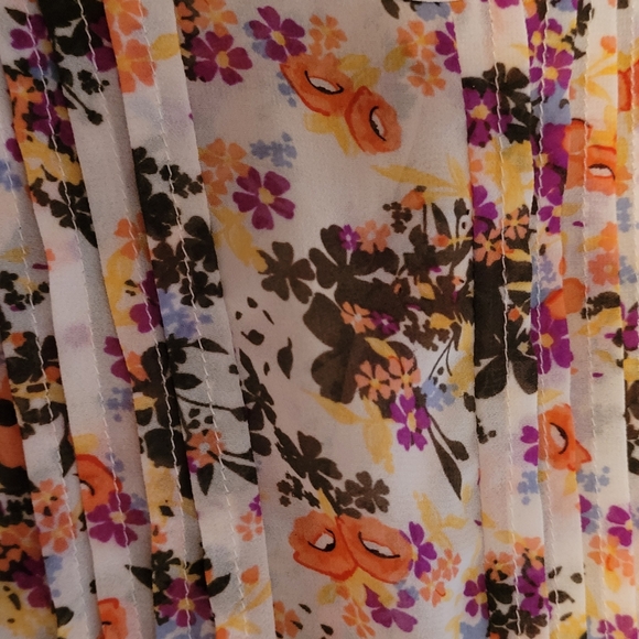 (Sz.4) TORRID Flutter Sleeve Blouse - Picture 3 of 7